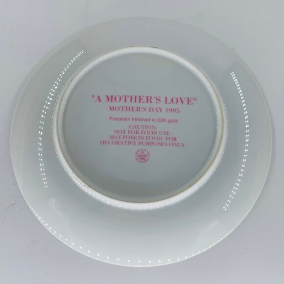 Collectors Plate A Mothers Love 1995 Porcelain Mothers Day Avon 22K Gold Rim - Picture 3 of 6